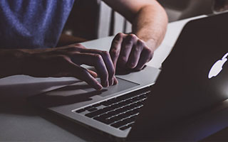 这位上海的荣誉市民，成为英超诺丁汉森林队本赛季第四位主帅